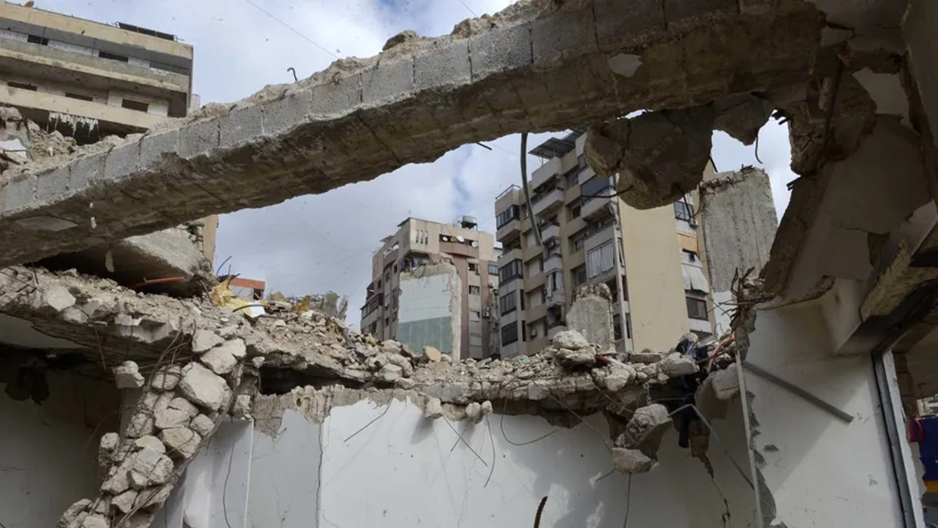 تهدئة قاسم المفترضة مع الدولة: رضوخها للحزب وإلا!